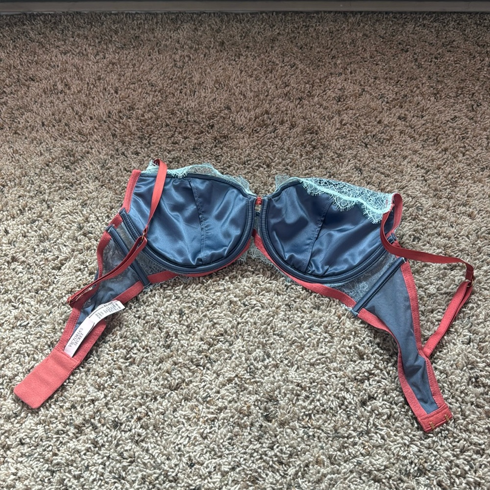Victoria’s Secret Bra Bundle - Picture 12 of 12